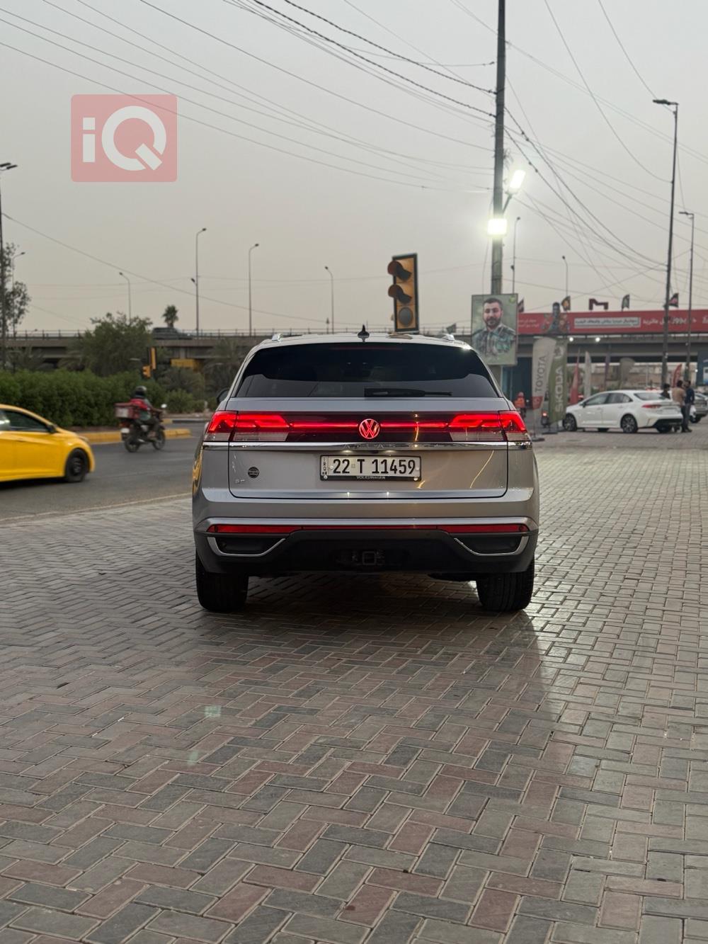 ڤۆڵکسواگن ئەتڵەس کرۆس سپۆرت